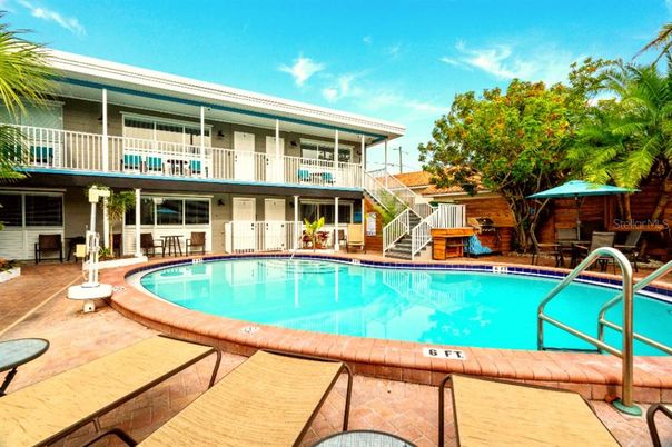 Exterior, Pool