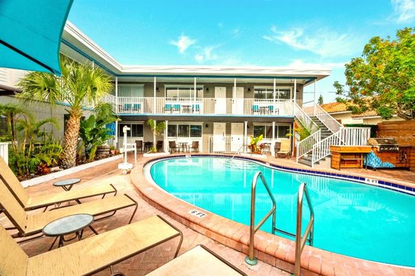 Exterior, Pool