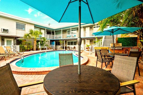 Exterior, Pool