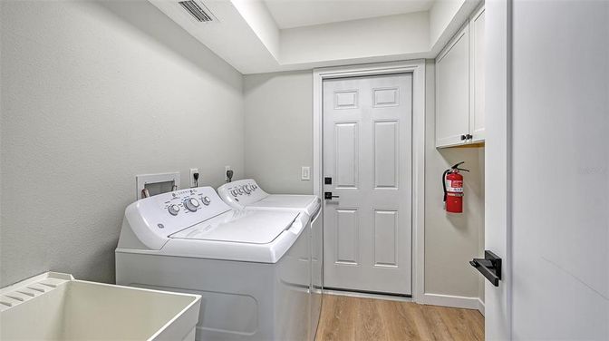 Interior, Washer, Wood Texture Flooring