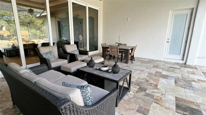 Dining room, Exterior