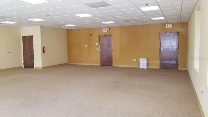 Empty room, Interior, Recessed Lighting