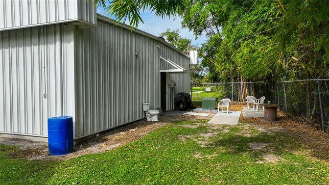 Backyard, Exterior