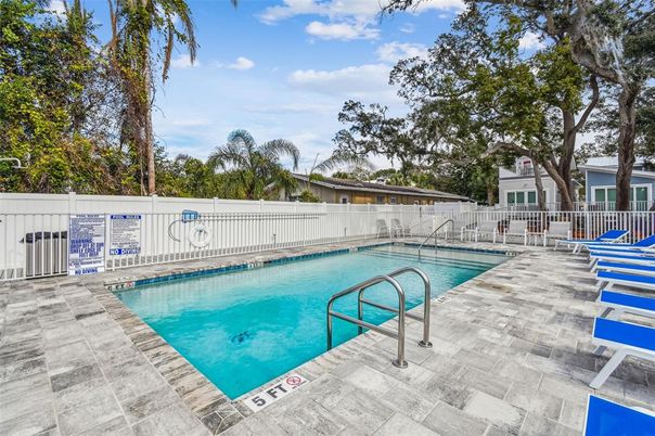 Exterior, Pool