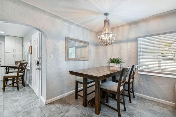 Chandelier, Dining room, Interior