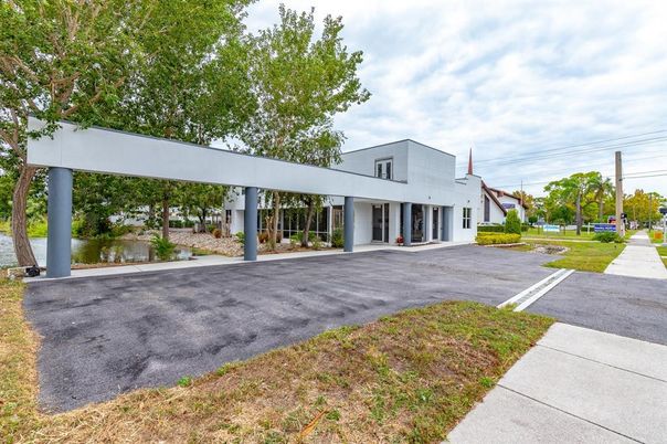 Backyard, Exterior, Facade, Modern