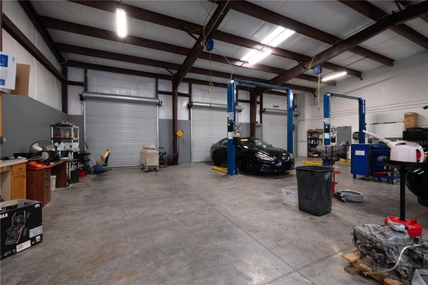Garage, Interior