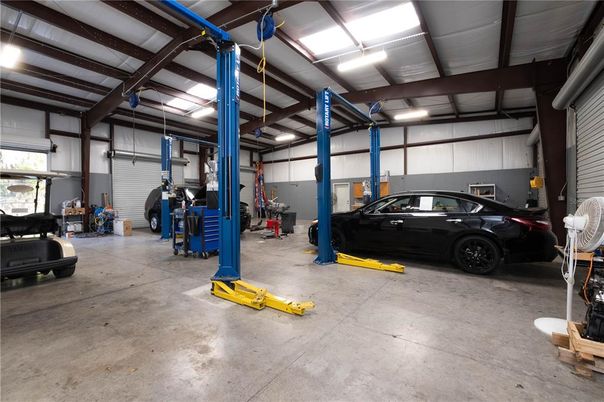 Garage, Interior