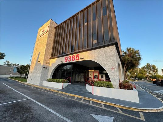 Exterior, Facade, None