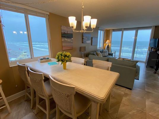 Chandelier, Dining room, Interior, Living room, Pendant Lights, Water