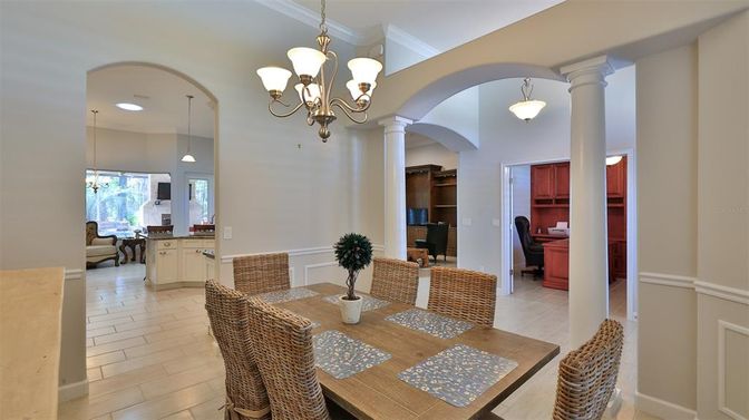 Chandelier, Dining room, Interior, Living room, Pendant Lights