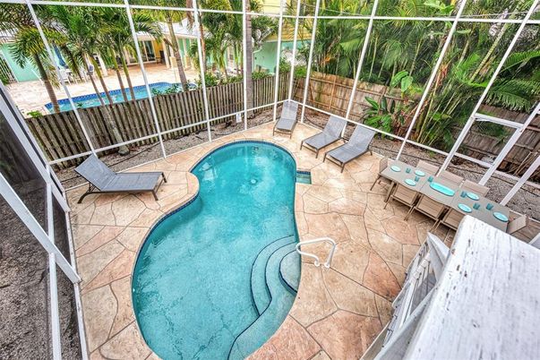 Interior, Pool, Sun Room