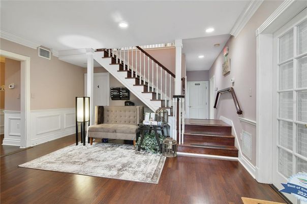 Interior, Recessed Lighting, Wood Texture Flooring