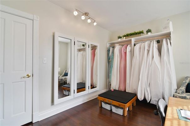Interior, Walk-in Closets, Wood Texture Flooring