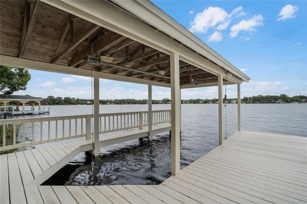 Exterior, Lake