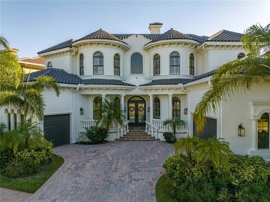 Attached, Exterior, Facade, Mediterranean