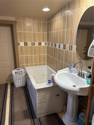 Bathroom, Interior, Recessed Lighting