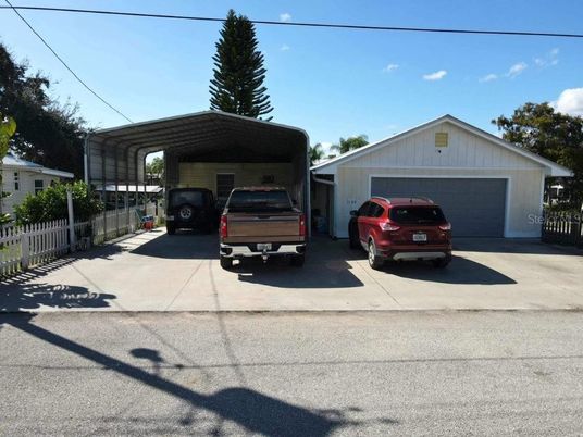 Detached Garage, Exterior