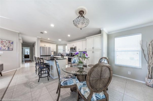 Dining room, Interior, Kitchen, Recessed Lighting, Stainless Steel Appliances