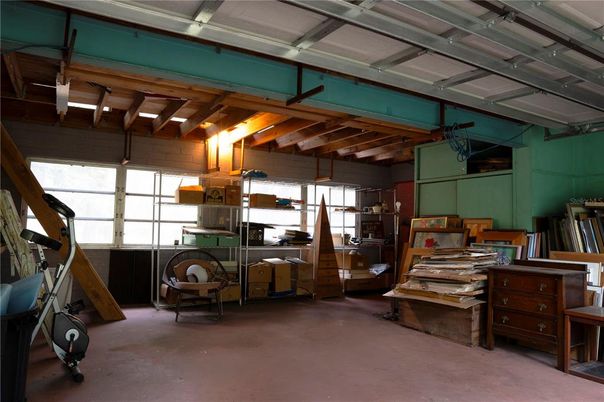 Interior, Washer, Wooden Beams