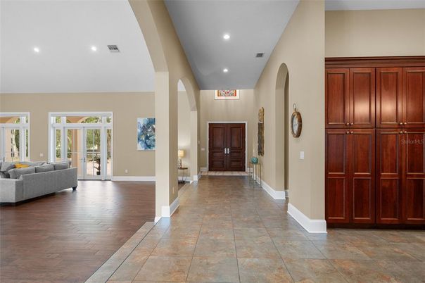 Interior, Recessed Lighting, Wood Texture Flooring