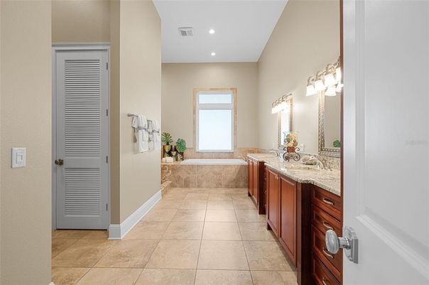 Bathroom, Dual Sink Vanities, Interior, Recessed Lighting