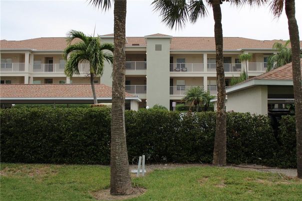 Exterior, Facade, Condo Building