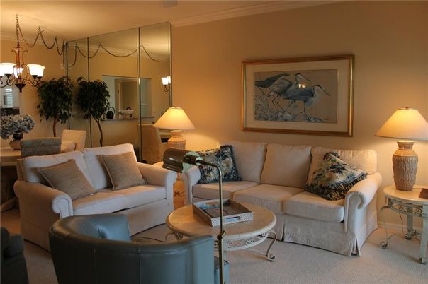 Chandelier, Interior, Living room