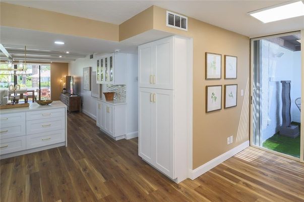 Interior, Recessed Lighting, Wood Texture Flooring