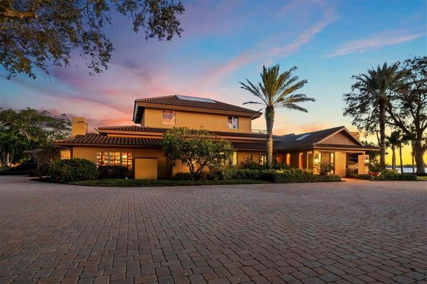 Backyard, Exterior, Facade, Solar Panels, Mediterranean