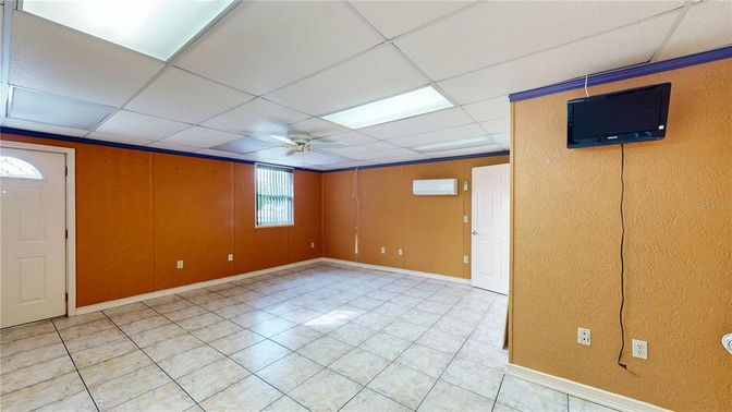 Empty room, Interior, Recessed Lighting
