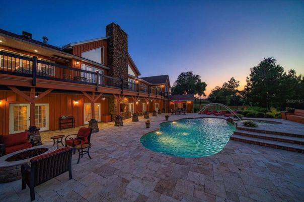 Exterior, Pool