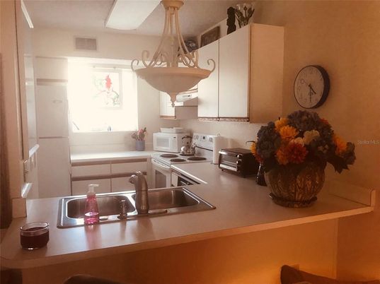 Chandelier, Interior, Kitchen