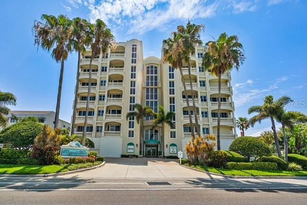 Exterior, Facade, Condo Building