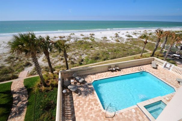 Exterior, Pool, Water