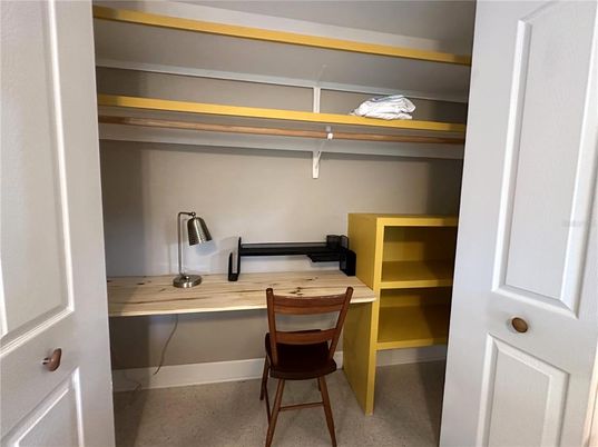 Home Office, Interior