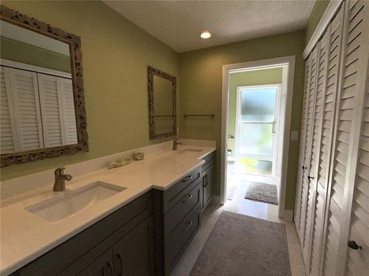 Bathroom, Dual Sink Vanities, Interior, Recessed Lighting