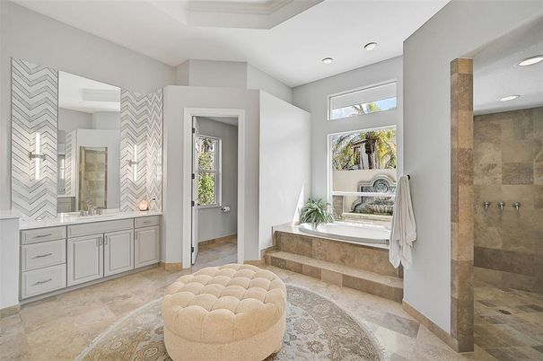Bathroom, Interior, Recessed Lighting