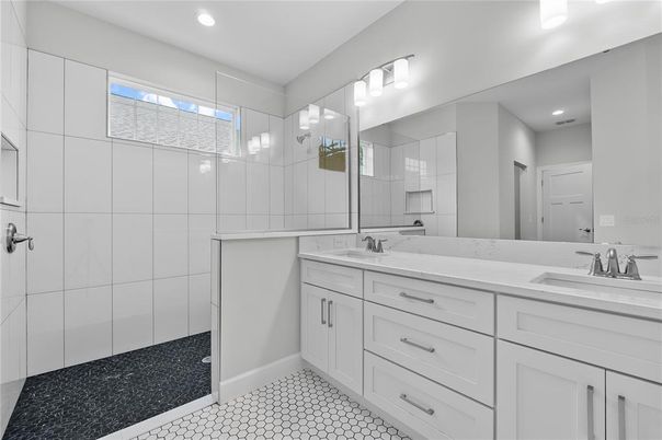 Bathroom, Dual Sink Vanities, Interior, Recessed Lighting