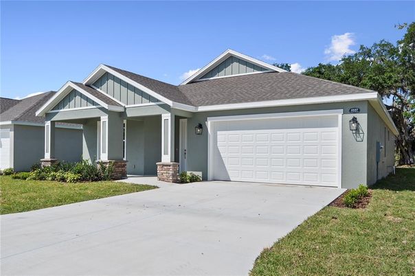 Attached, Exterior, Facade, American Craftsman