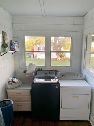 Interior, Washer, Wood Texture Flooring