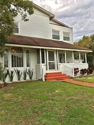 Exterior, Facade, Farmhouse