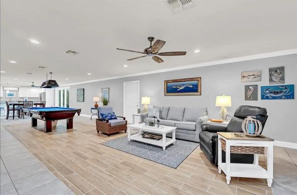 Billiard Table, Game Room, Interior, Living room, Pendant Lights, Recessed Lighting, Wood Texture Flooring