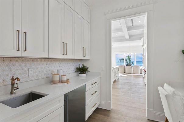 Interior, Kitchen, Recessed Lighting, Water, Wood Texture Flooring