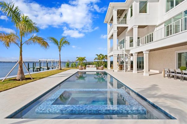 Exterior, Pool, Water