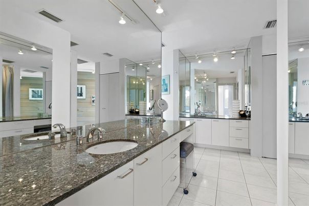 Bathroom, Dual Sink Vanities, Interior