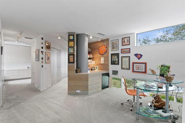 Home Office, Interior