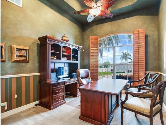 Home Office, Interior