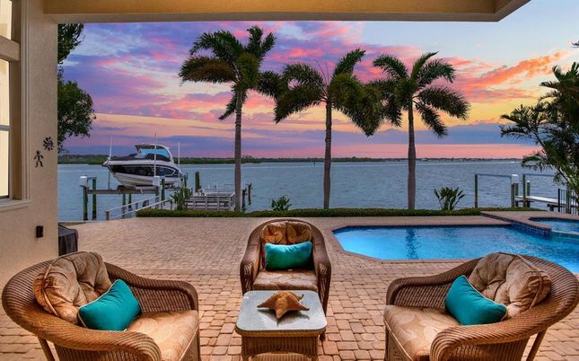 Exterior, Lake, Pool, Water