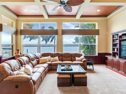 Interior, Living room, Recessed Lighting, Water